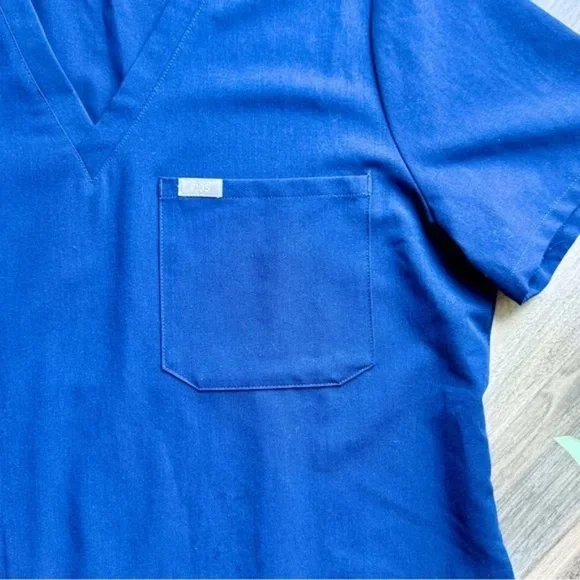 FIGS Technical Collection Catarina One-Pocket Scrub Top Classic Fit – Size L - Picture 7 of 13